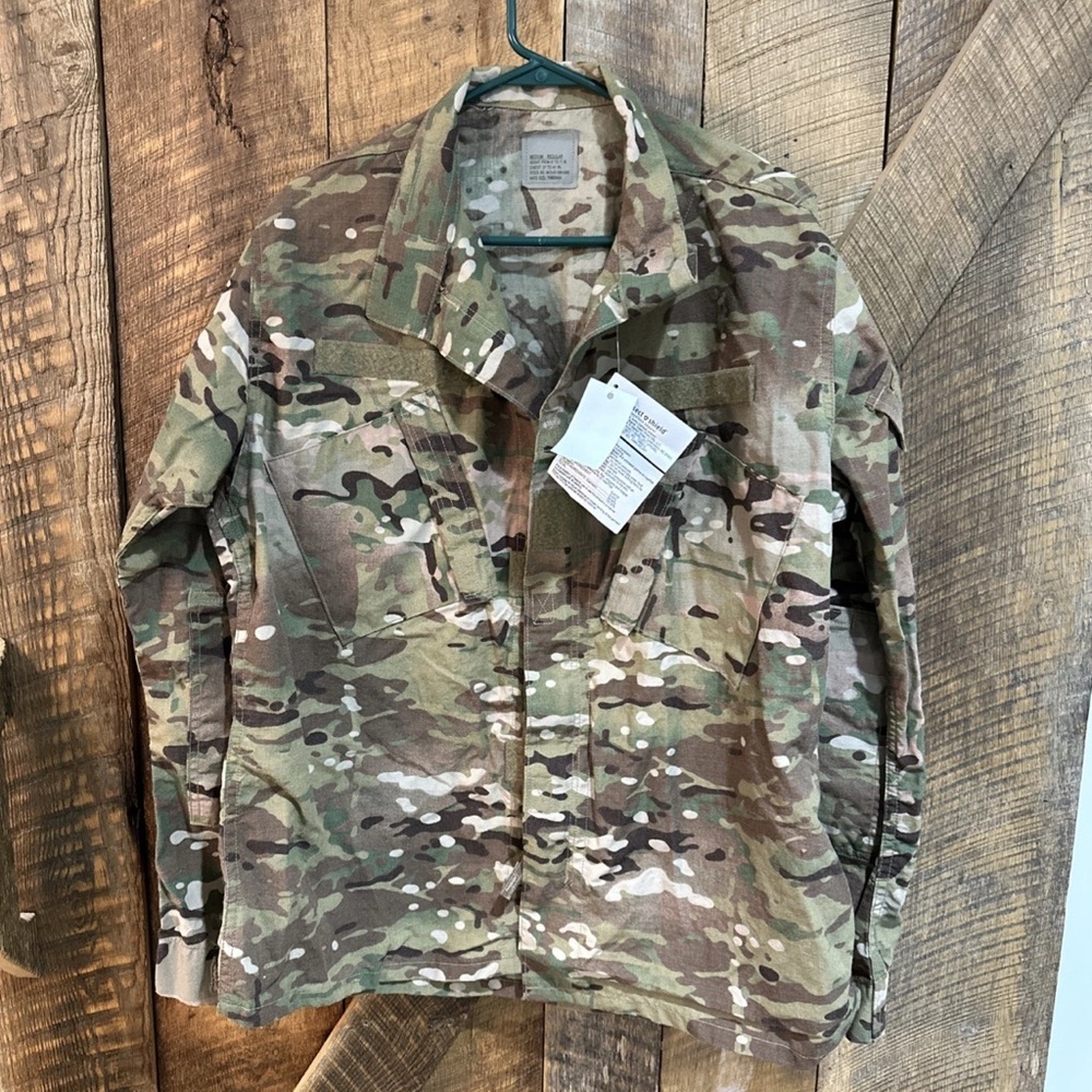New Medium US Army Combat Uniform Coat Jacket  Multicam Camo Insect Shield C1